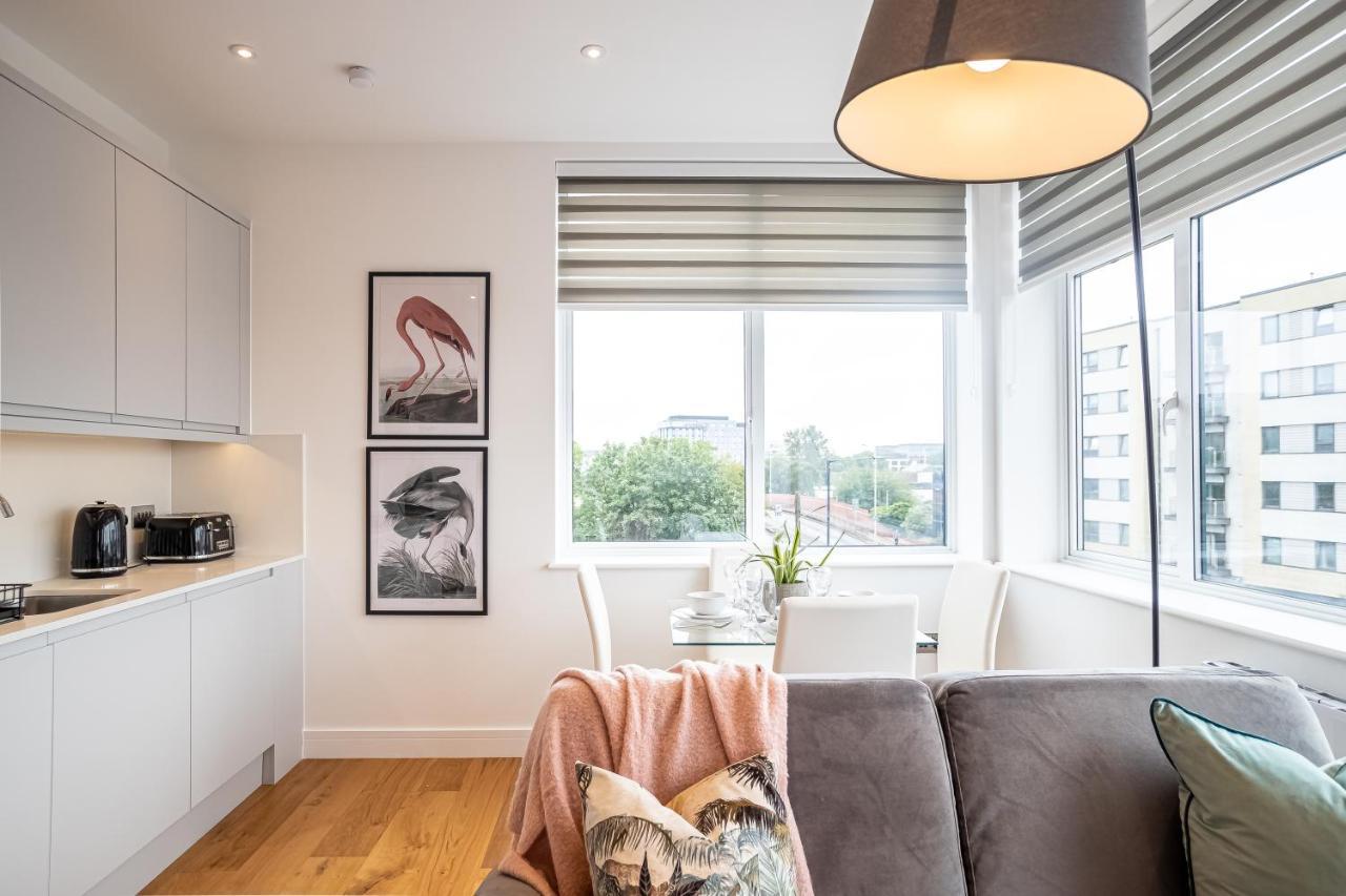 Deluxe Chic 1 2 Bed Apts Near Heathrow Legoland Windsor Slough Villa Exterior foto