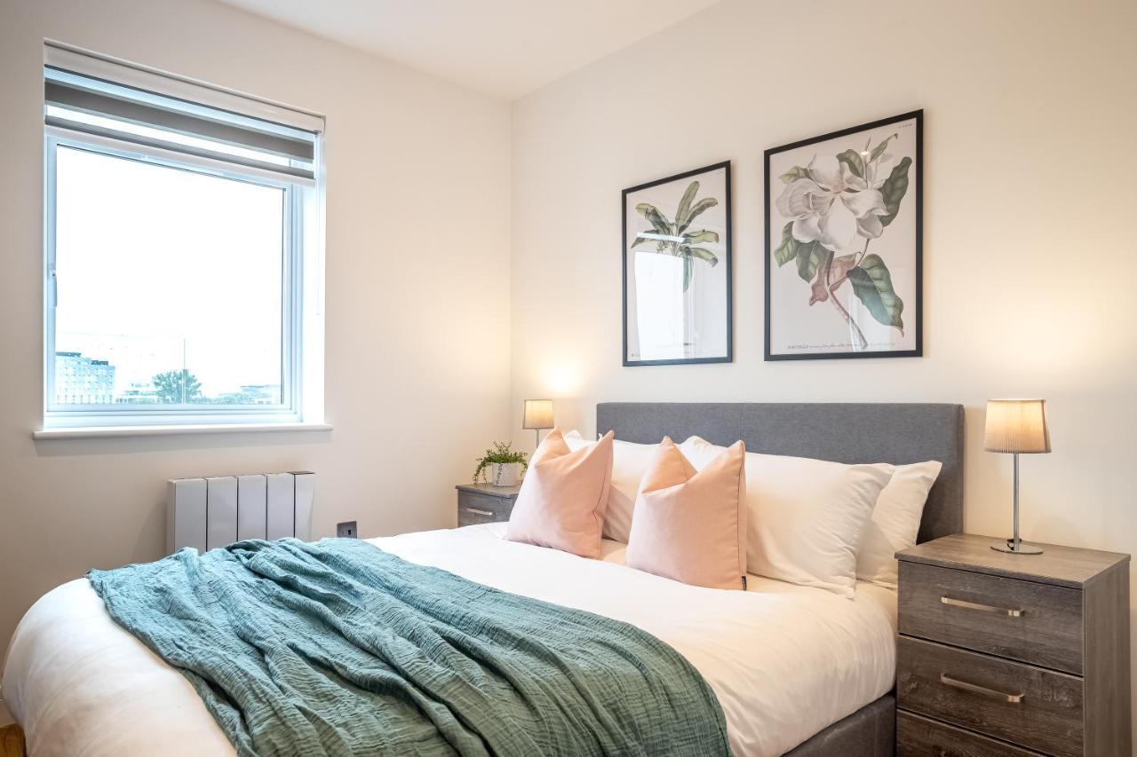 Deluxe Chic 1 2 Bed Apts Near Heathrow Legoland Windsor Slough Villa Exterior foto