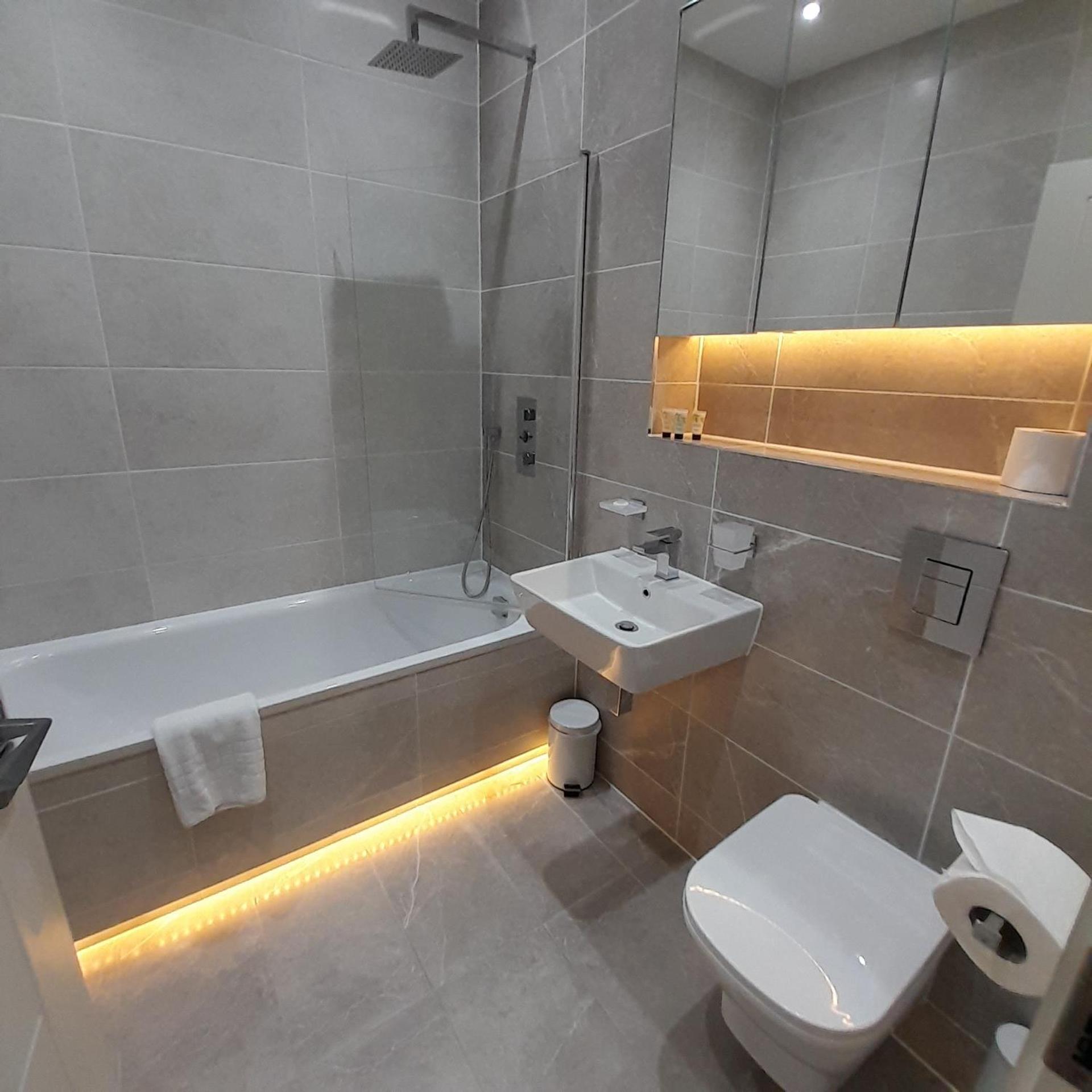 Deluxe Chic 1 2 Bed Apts Near Heathrow Legoland Windsor Slough Villa Exterior foto