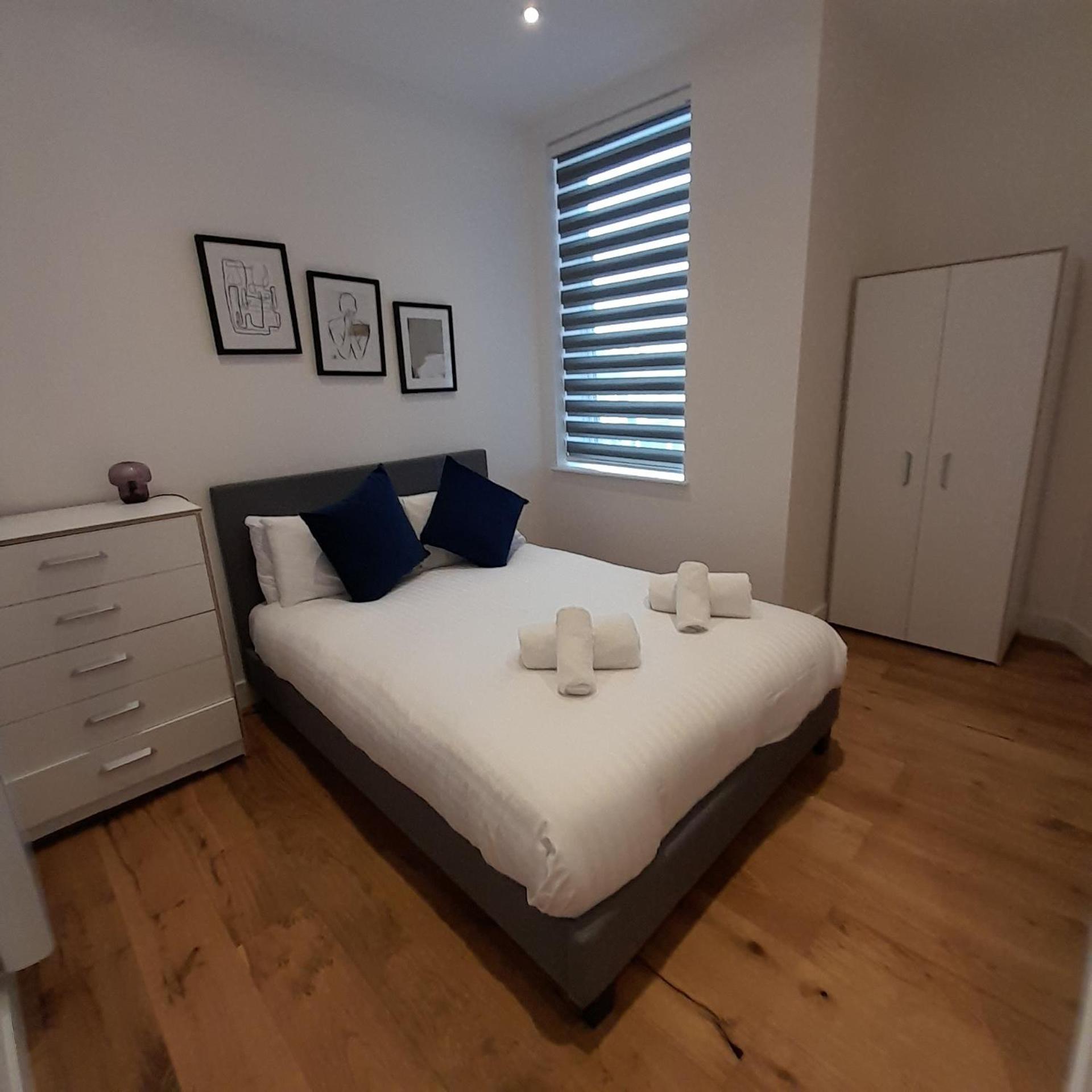 Deluxe Chic 1 2 Bed Apts Near Heathrow Legoland Windsor Slough Villa Exterior foto