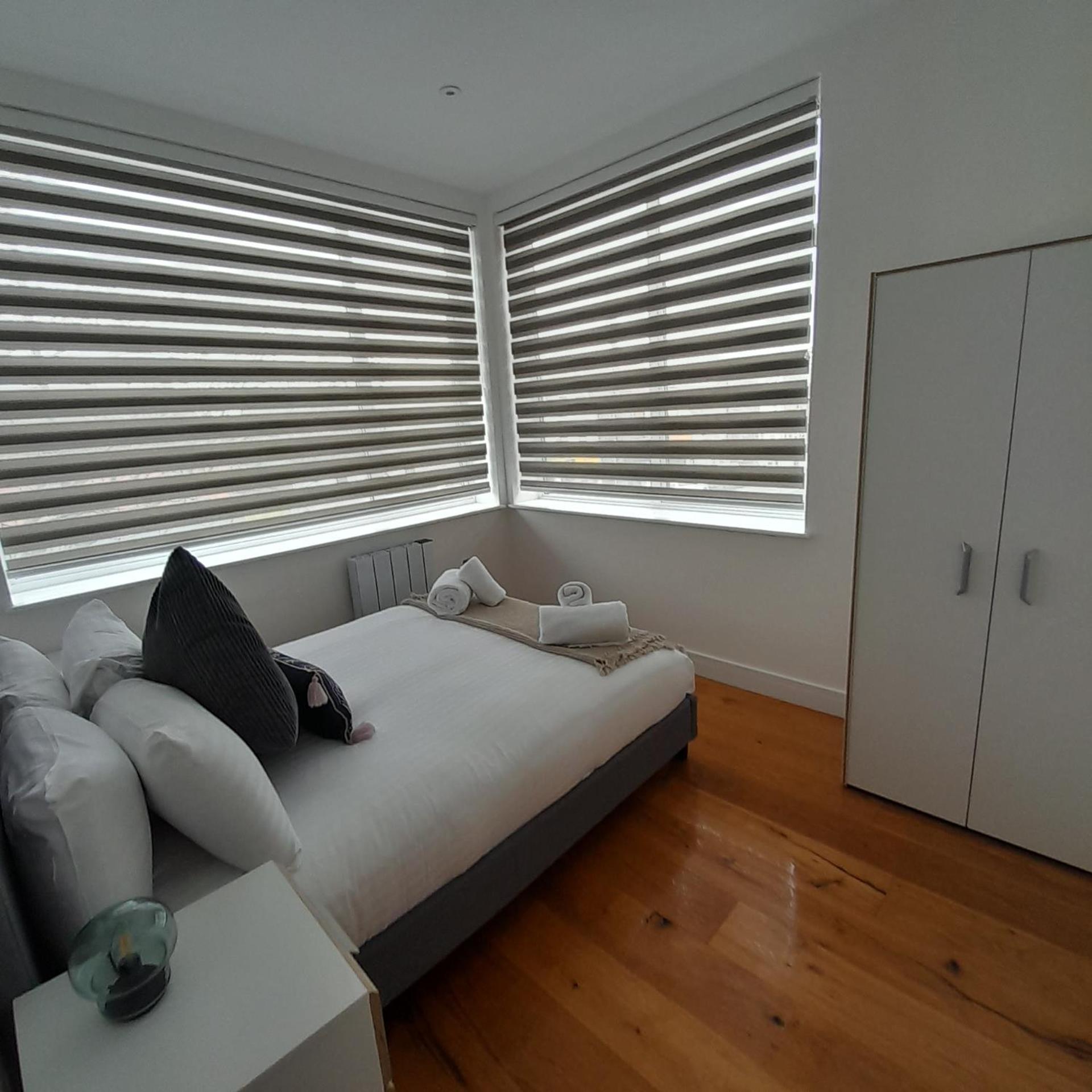 Deluxe Chic 1 2 Bed Apts Near Heathrow Legoland Windsor Slough Villa Exterior foto