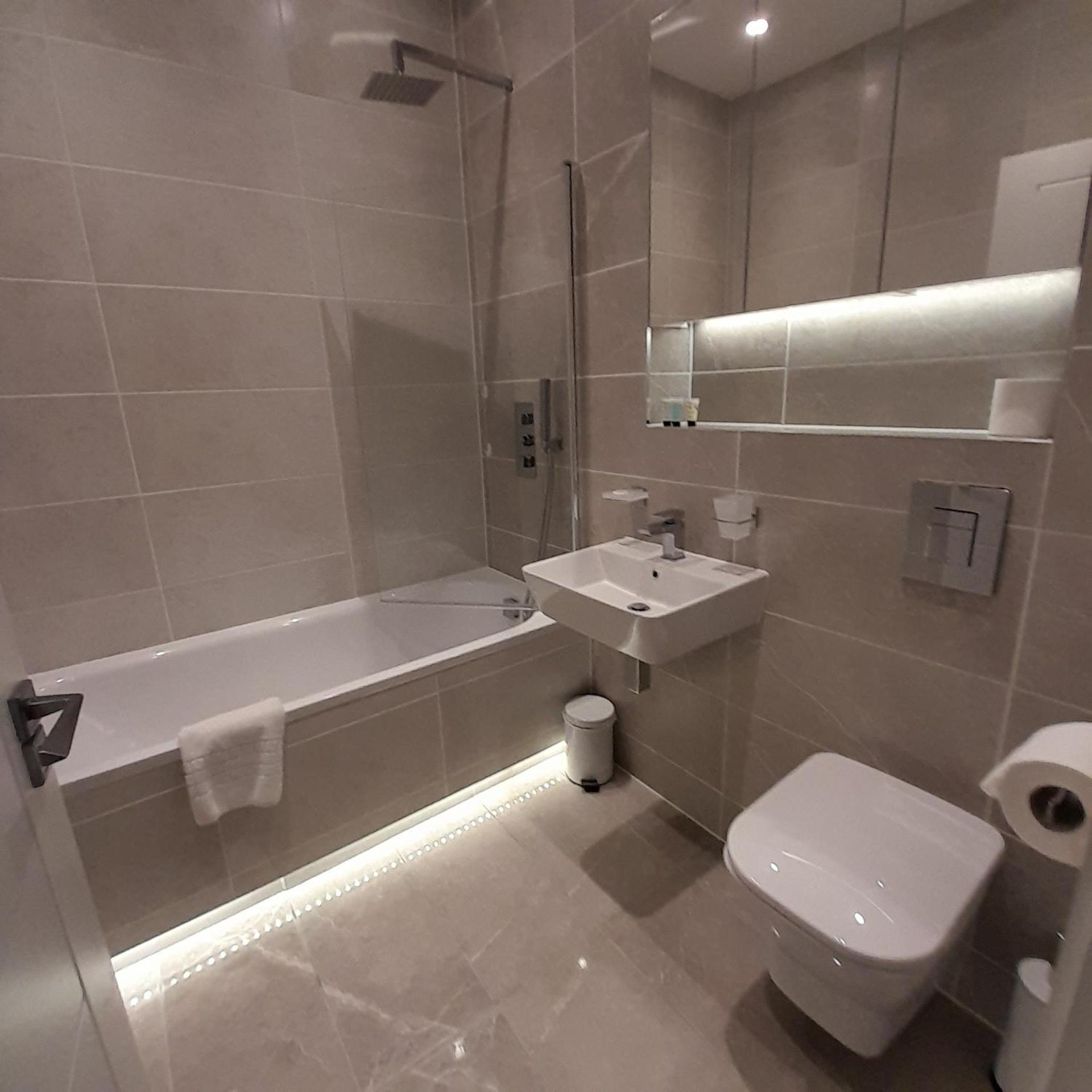 Deluxe Chic 1 2 Bed Apts Near Heathrow Legoland Windsor Slough Villa Exterior foto